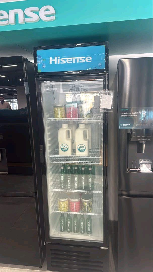 Frigo vitré de la marque Hisense — photo 1