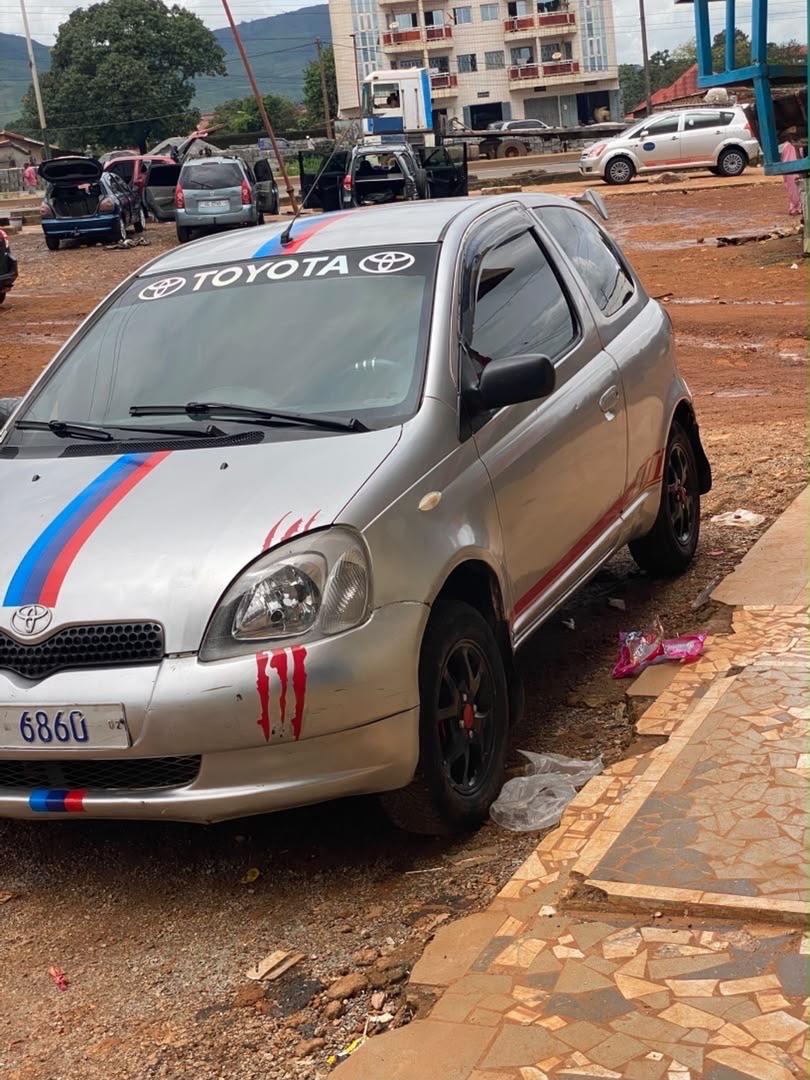 Voiture Toyota yaris