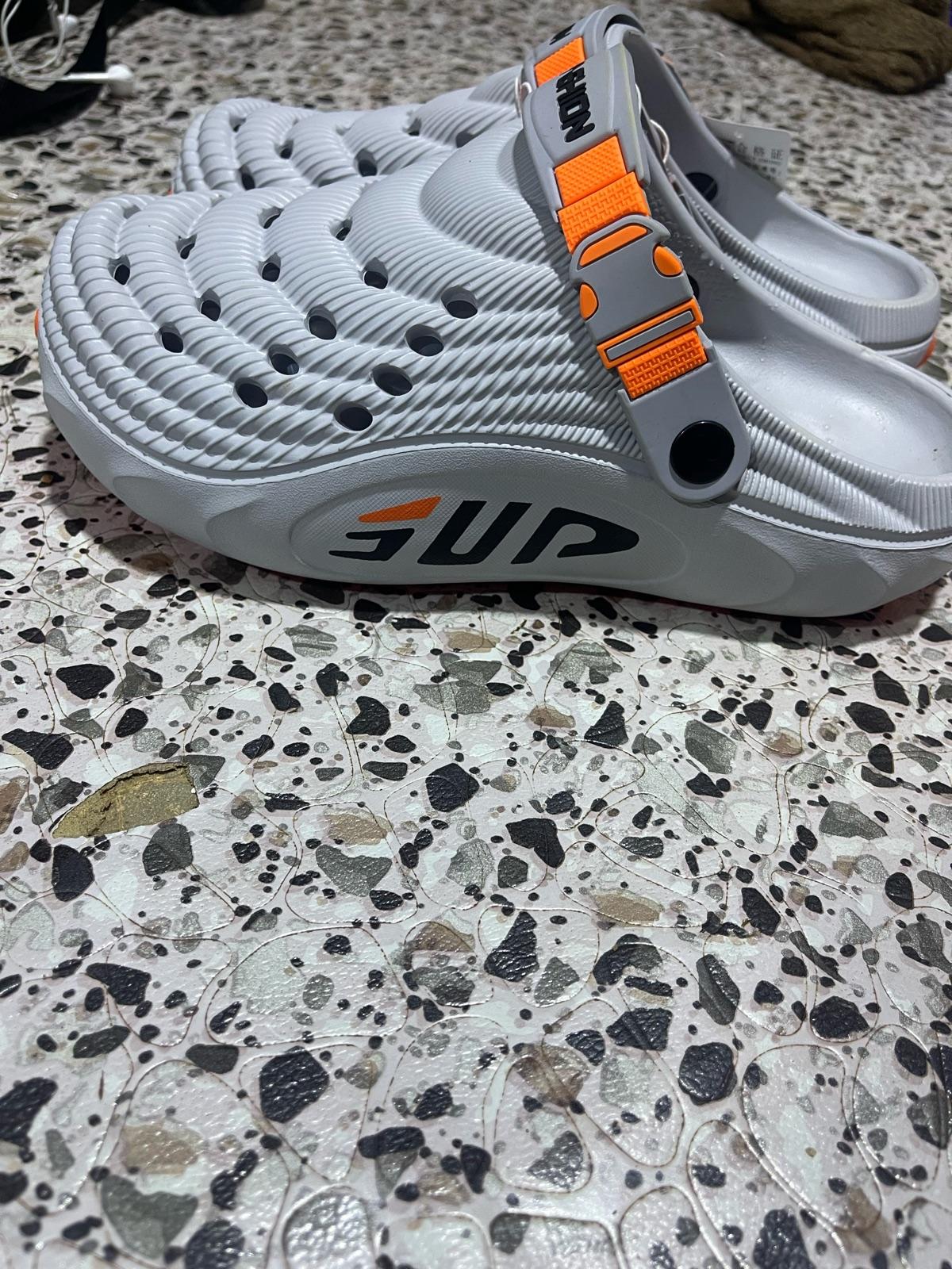 Chaussures maillots et T-shirt